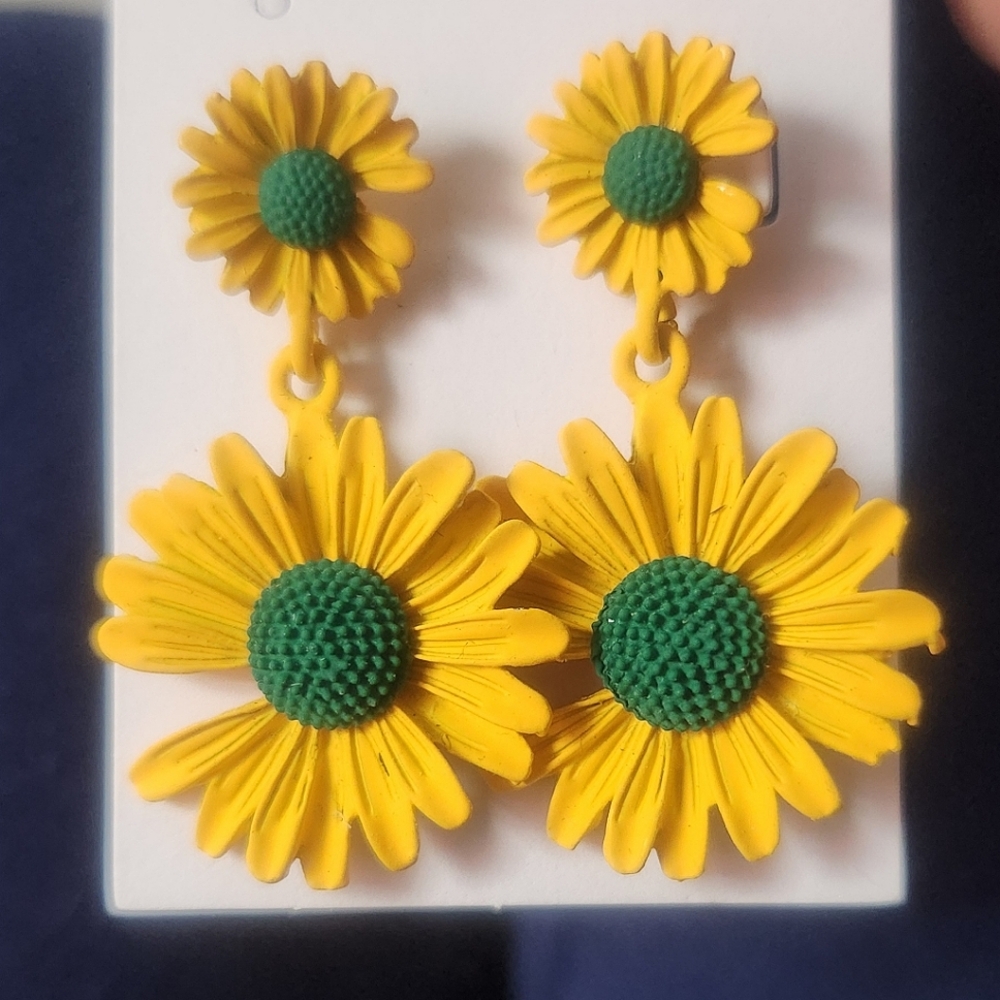 Beautiful Yellow Sunflower Dangle Earrings